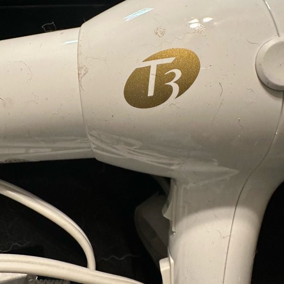 T3 AIRELUX Professional Hairdryer - Picture 3 of 4